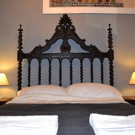 Space And Tradition In Appartement Lisboa
